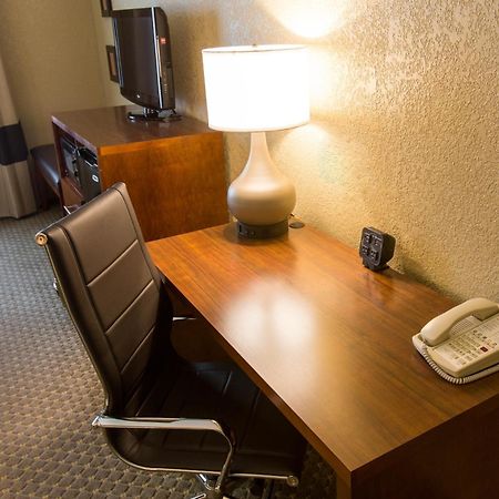 Comfort Suites Grand Rapids South Kentwood Екстериор снимка