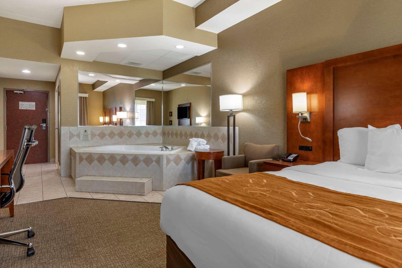 Comfort Suites Grand Rapids South Kentwood Екстериор снимка