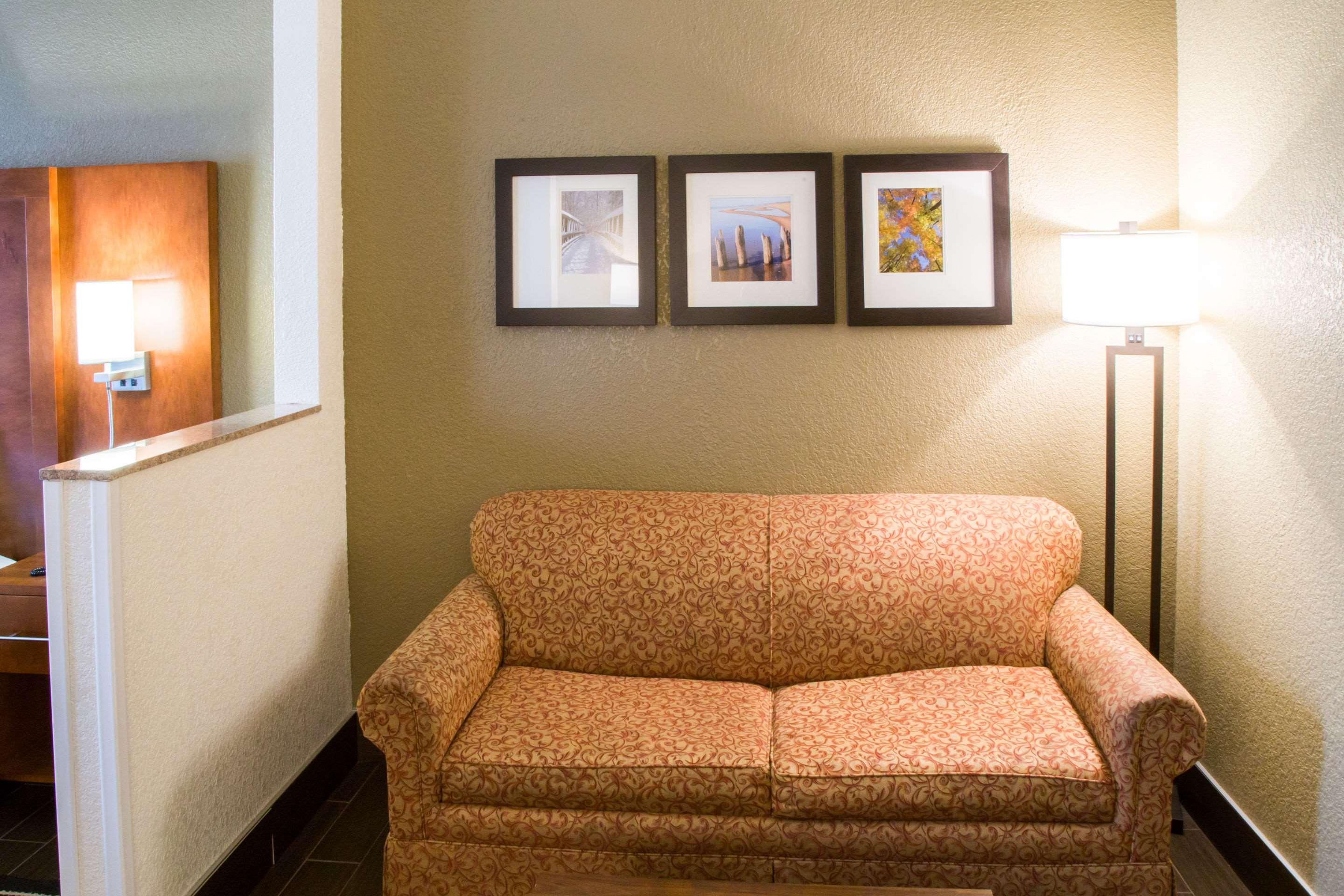 Comfort Suites Grand Rapids South Kentwood Екстериор снимка