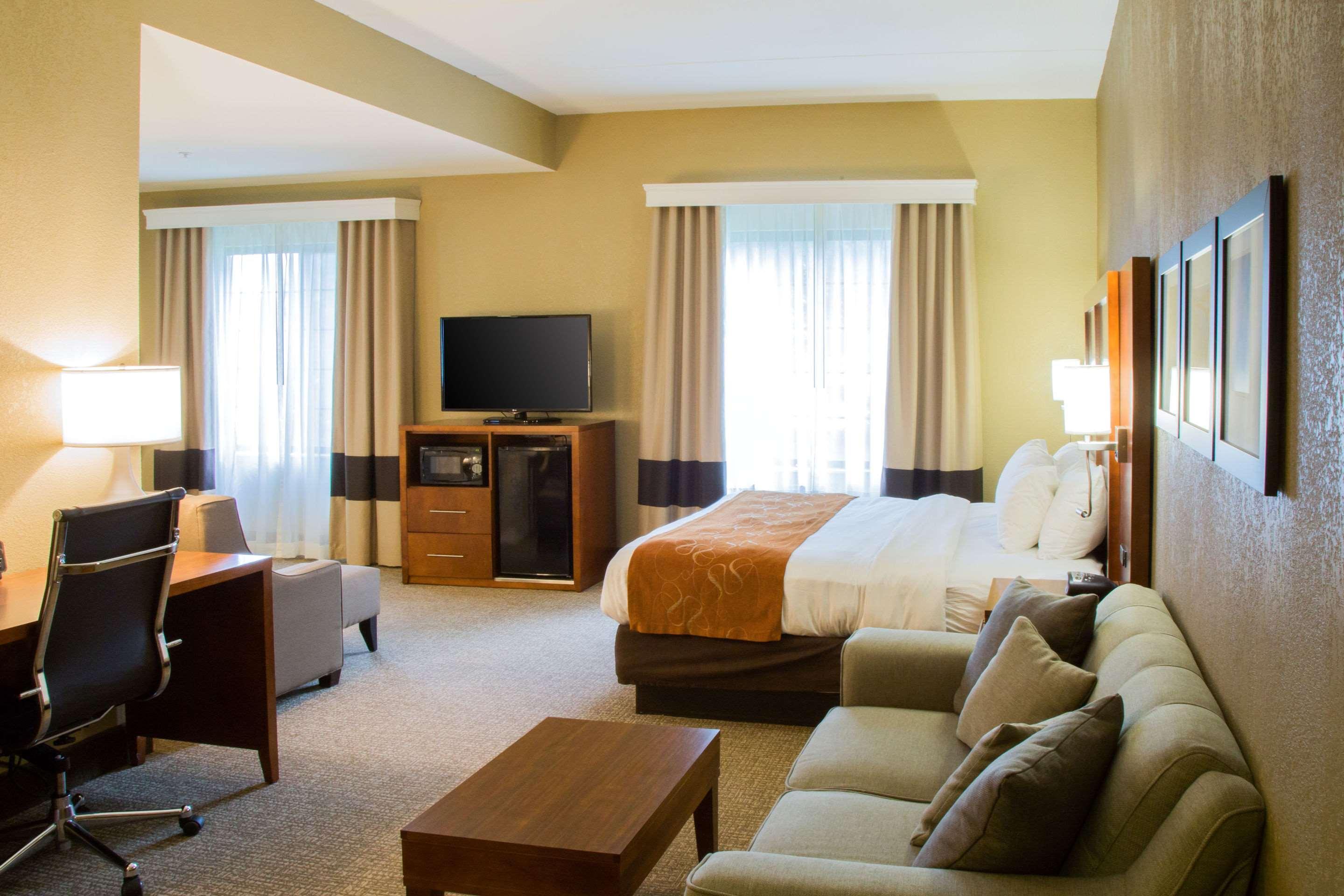 Comfort Suites Grand Rapids South Kentwood Екстериор снимка