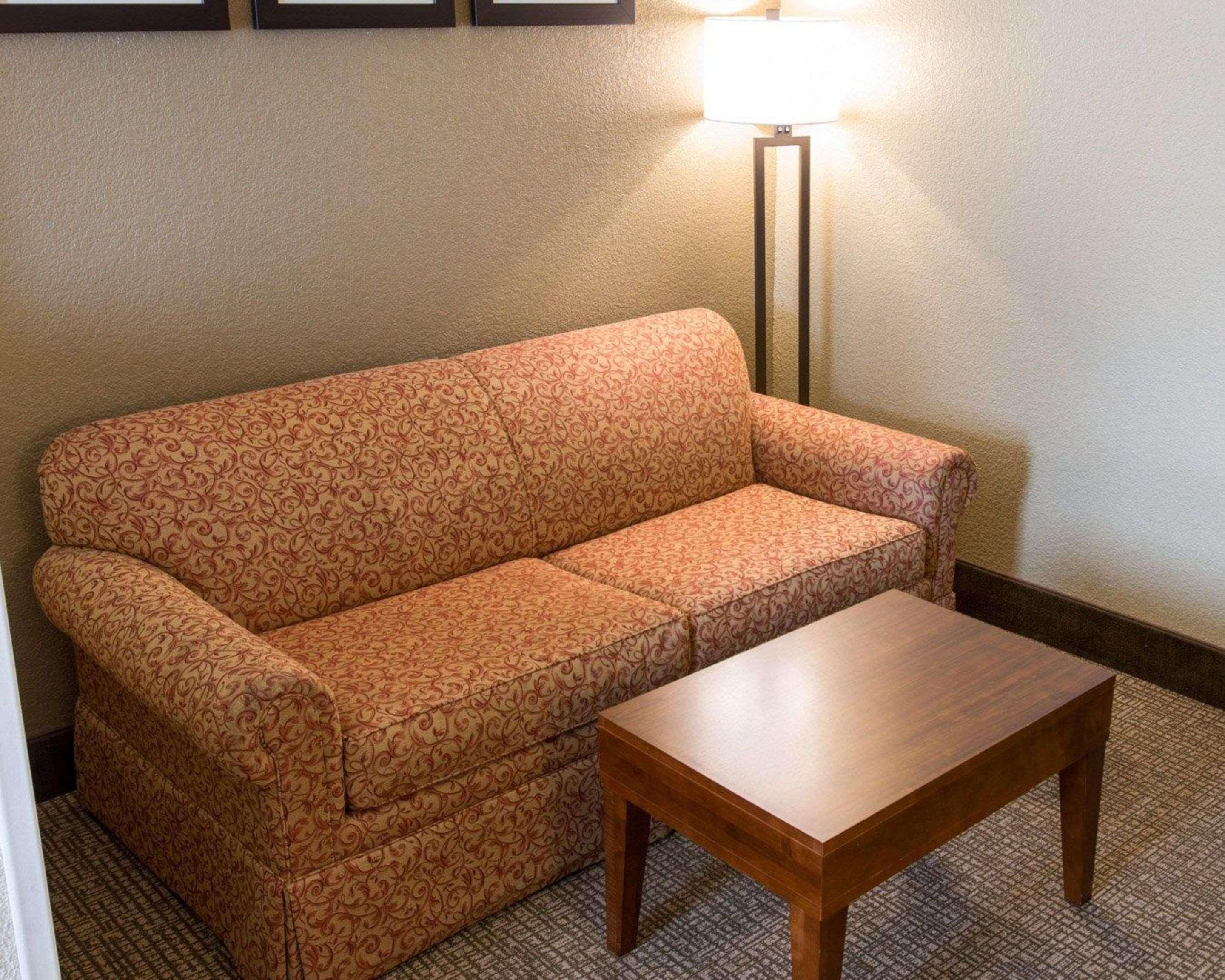 Comfort Suites Grand Rapids South Kentwood Екстериор снимка